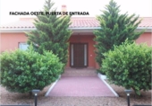Отдельно стоящий дом с участком на продажу в городе Cartaya Фото