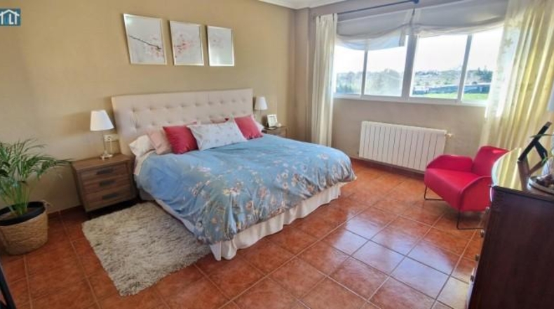 Alicante - San Vicente del Raspeig - 1072m2