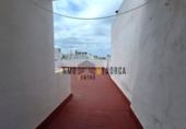 Отдельно стоящий дом с участком на продажу в городе Ciutadella de Menorca Фото