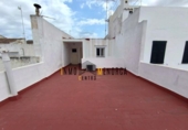 Отдельно стоящий дом с участком на продажу в городе Ciutadella de Menorca Фото