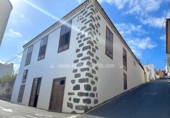 Chalet independiente con terreno en venta en la España, Icod de los Vinos, ref: TR162273 foto
