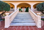 Chalet independiente con terreno en venta en la España, Cocentaina, ref: TR360569 foto