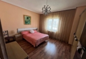 Отдельно стоящий дом с участком на продажу в городе Santa Marta de Tormes Фото