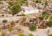 Chalet independiente con terreno en venta en la España, La Romana, ref: TR152255 foto
