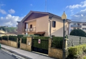 Chalet independiente con terreno en venta en la España, Irún, ref: TR223172 foto