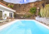 Chalet independiente con terreno en venta en la España, Playa de Mogán, ref: TR356465 foto