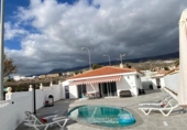 Chalet independiente con terreno en venta en la España, Adeje, ref: TR340170 foto