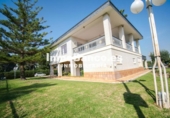 Chalet independiente con terreno en venta en la España, Chiva, ref: TR400186 foto