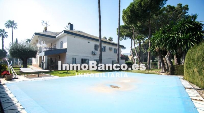 Valencia - Chiva - 1684m2