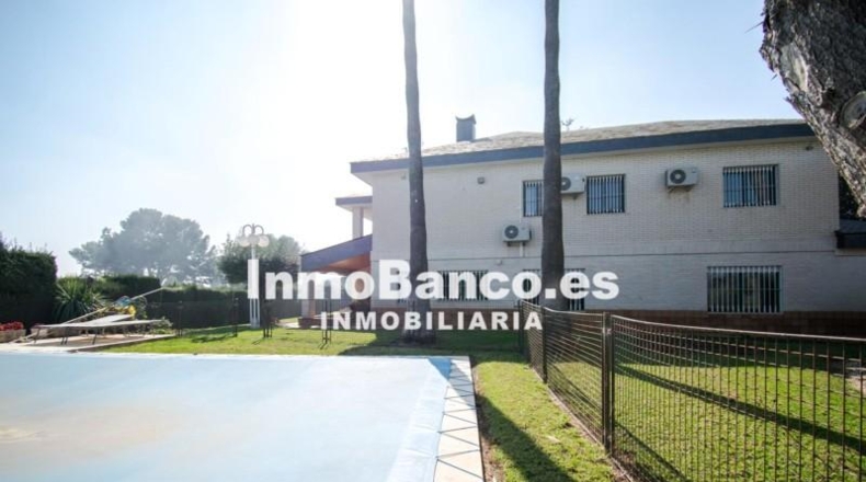 Valencia - Chiva - 1684m2