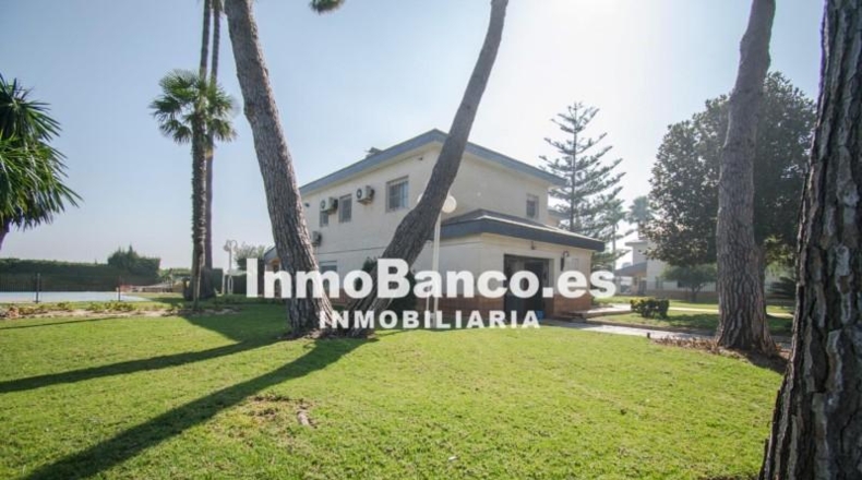 Valencia - Chiva - 1684m2