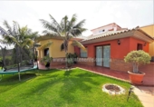 Chalet independiente con terreno en venta en la España, Icod de los Vinos, ref: TR154462 foto