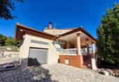 Chalet independiente con terreno en venta en la España, Ontinyent, ref: TR376341 foto