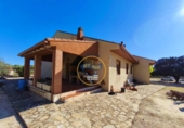 Chalet independiente con terreno en venta en la España, Ontinyent, ref: TR376341 foto