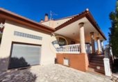 Chalet independiente con terreno en venta en la España, Ontinyent, ref: TR376341 foto