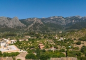 Дом с участком на продажу в городе Bunyola Фото