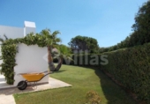 Отдельно стоящий дом с участком на продажу в городе Ciutadella de Menorca Фото