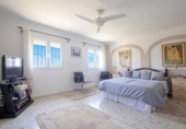 Chalet independiente con terreno en venta en la España, Estepona, ref: TR406234 foto