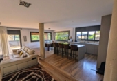 Chalet independiente con terreno en venta en la España, Torrelles de Llobregat, ref: TR315976 foto