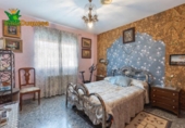 Отдельно стоящий дом с участком на продажу в городе Alfacar Фото