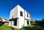 Chalet independiente con terreno en venta en la España, Baiona, ref: TR153150 foto