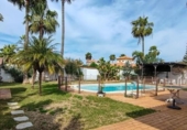 Chalet independiente con terreno en venta en la España, Chiclana de la Frontera, ref: TR236071 foto