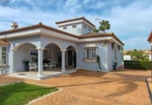 Chalet independiente con terreno en venta en la España, Chiclana de la Frontera, ref: TR236071 foto