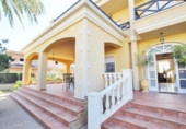 Chalet independiente con terreno en venta en la España, Elche, ref: TR389893 foto
