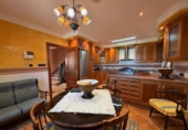 Chalet independiente con terreno en venta en la España, Cacabelos, ref: TR405006 foto