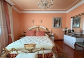 Chalet independiente con terreno en venta en la España, Cacabelos, ref: TR405006 foto