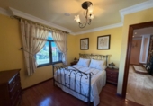 Chalet independiente con terreno en venta en la España, Cacabelos, ref: TR405006 foto