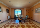 Chalet independiente con terreno en venta en la España, Cacabelos, ref: TR405006 foto
