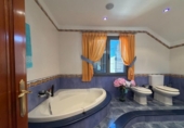 Chalet independiente con terreno en venta en la España, Cacabelos, ref: TR405006 foto