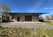 Chalet independiente con terreno en venta en la España, Cacabelos, ref: TR405006 foto