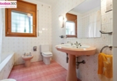 Chalet independiente con terreno en venta en la España, Riudoms, ref: TR384212 foto