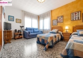 Chalet independiente con terreno en venta en la España, Riudoms, ref: TR384212 foto