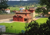 Chalet independiente con terreno en venta en la España, Bárcena de Cicero, ref: TR411672 foto