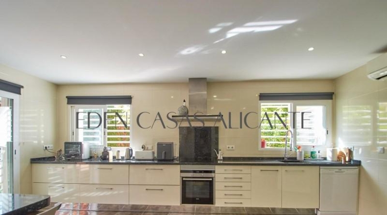 Barcelona - Sant Joan Despí - 1020m2