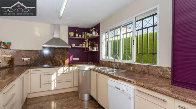 Валенсия - Gandía - 830m2