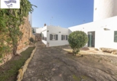 Chalet independiente con terreno en venta en la España, Ciutadella de Menorca, ref: TR142608 foto