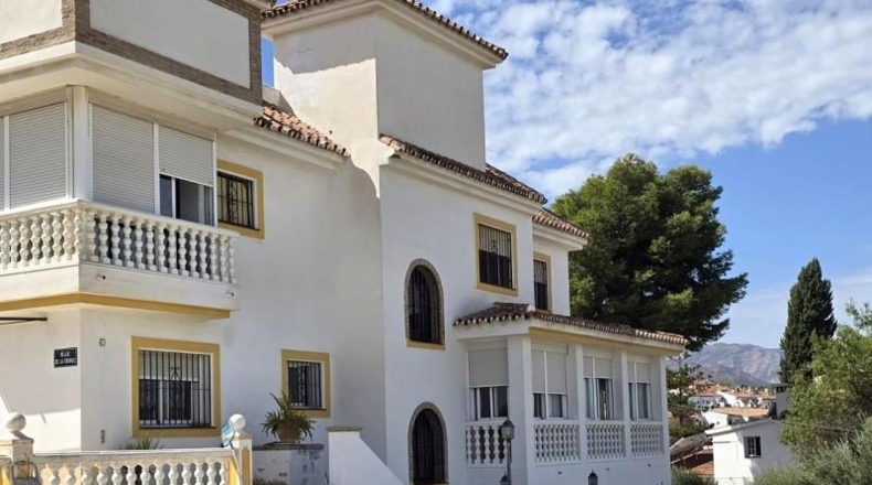 Malaga - Алаурин-де-ла-Торре - 1100m2
