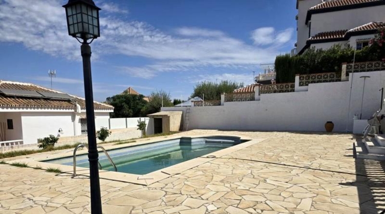 Malaga - Алаурин-де-ла-Торре - 1100m2