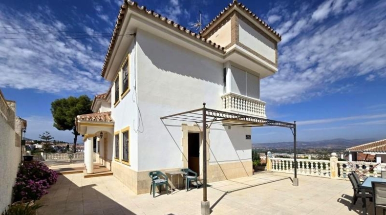 Malaga - Алаурин-де-ла-Торре - 1100m2