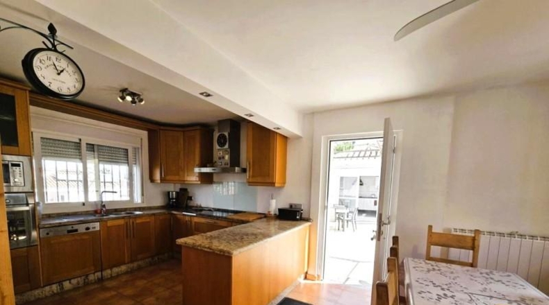 Malaga - Алаурин-де-ла-Торре - 1100m2