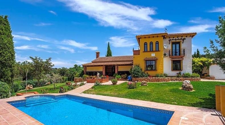 Málaga - Archidona - 75000m2