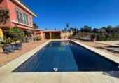 Chalet independiente con terreno en venta en la España, Córdoba, ref: TR150851 foto