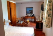 Отдельно стоящий дом с участком на продажу в городе Ciutadella de Menorca Фото