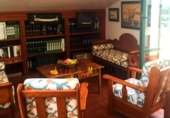 Отдельно стоящий дом с участком на продажу в городе Ciutadella de Menorca Фото