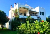 Отдельно стоящий дом с участком на продажу в городе Ciutadella de Menorca Фото