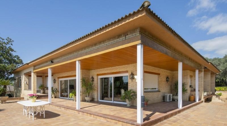 Gerona - Cornellà del Terri - 13800m2